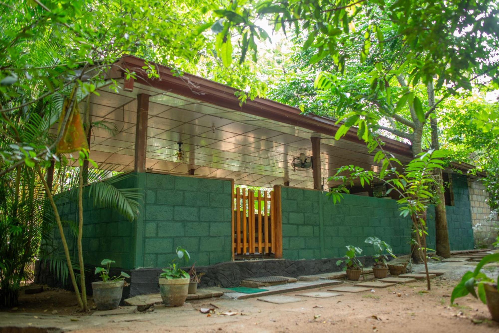 Silent Bungalow Udawalawe Esterno foto